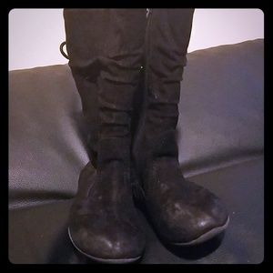 Black boots for toddlers